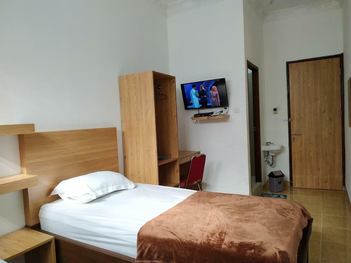 Reddoorz Syariah Near Lahat Station Екстер'єр фото