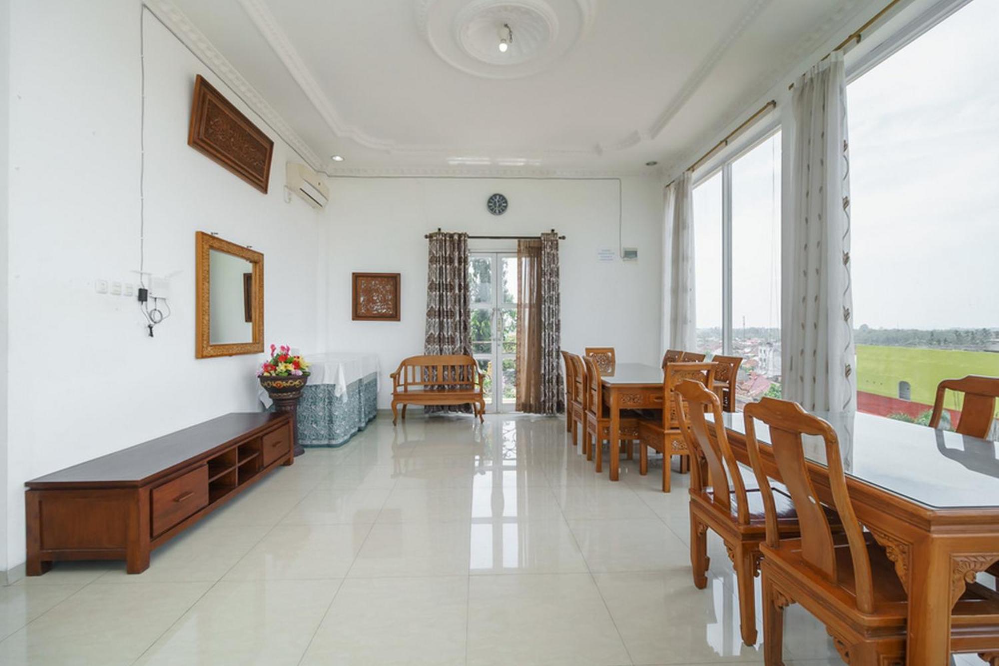 Reddoorz Syariah Near Lahat Station Екстер'єр фото