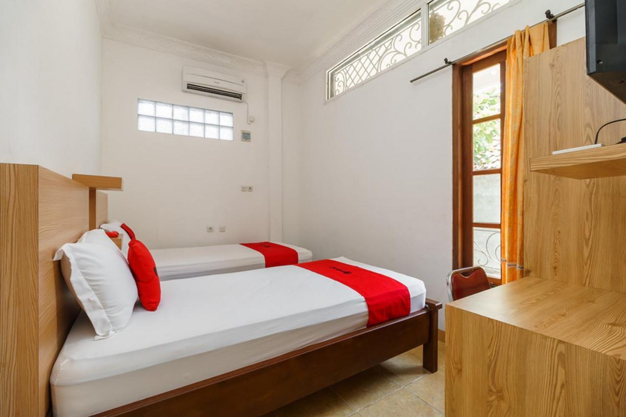 Reddoorz Syariah Near Lahat Station Екстер'єр фото