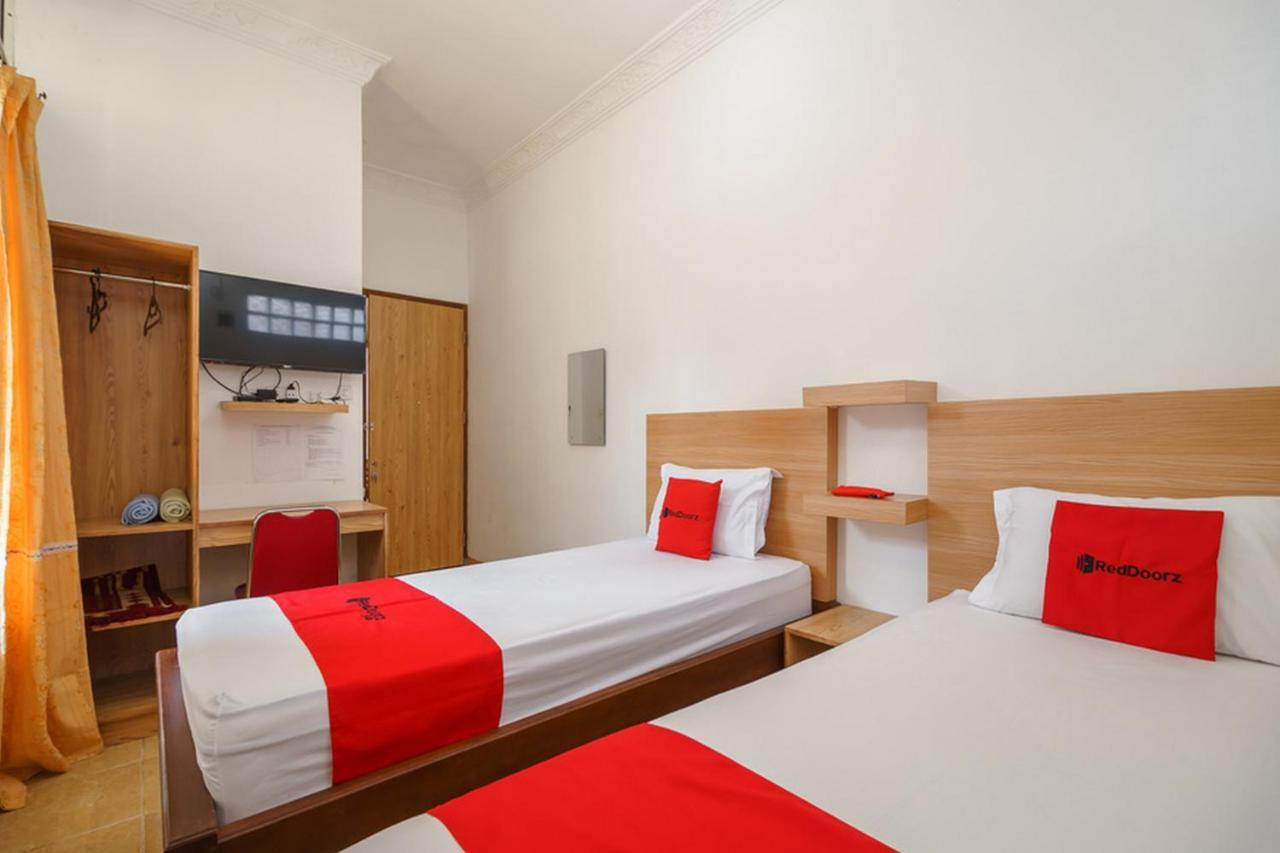 Reddoorz Syariah Near Lahat Station Екстер'єр фото